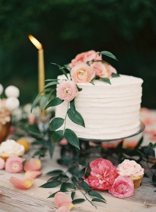 At PEORY, even a single flower should be beautifully crafted and adorned on  a cake with lots of love, carefully filling the gaps between… | Instagram